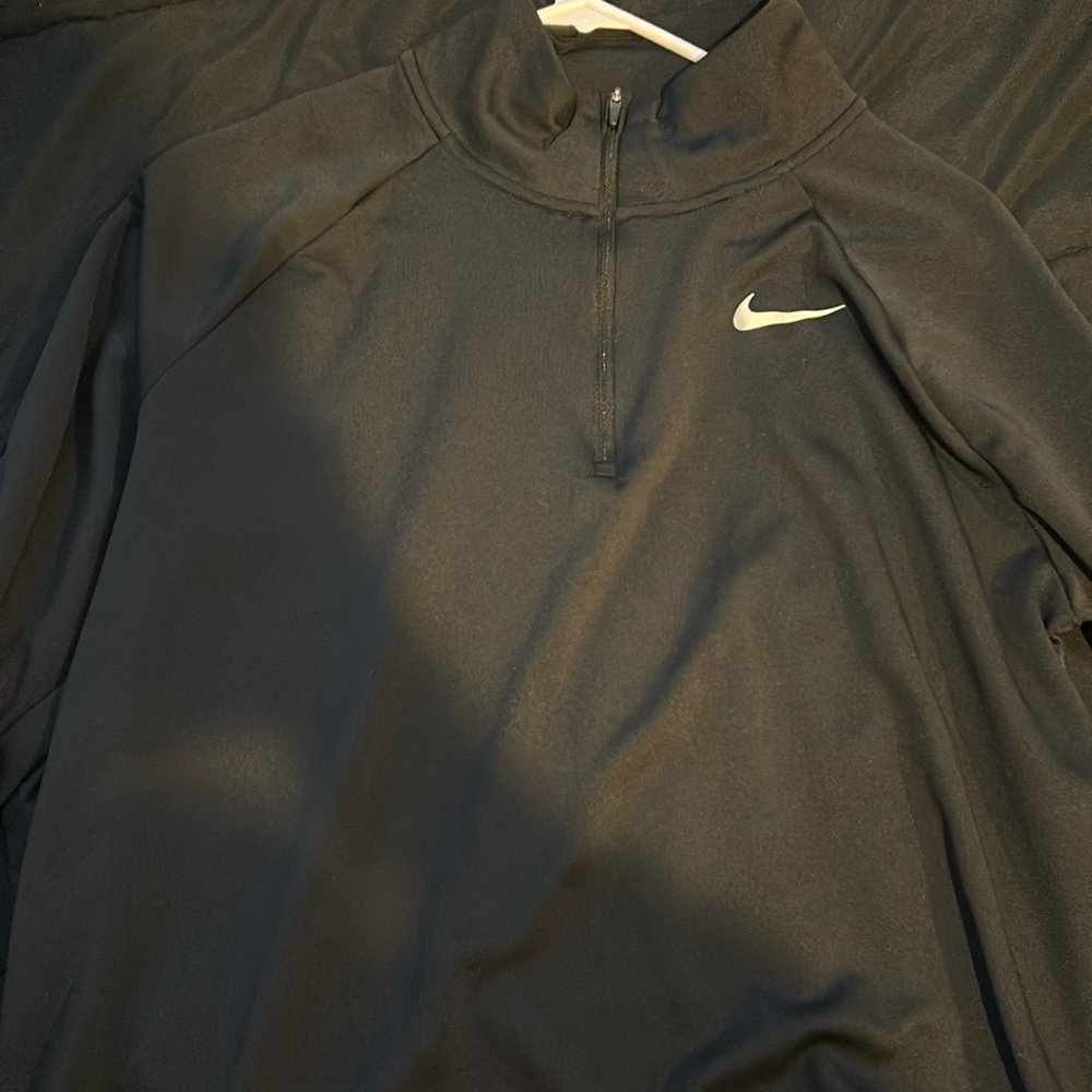 Large Black Nike Half Zip long sleeve 🖤